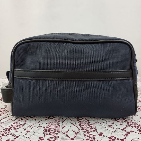 NEW Michael Kors Navy Nylon Toiletry Bag - Picture 6 of 7